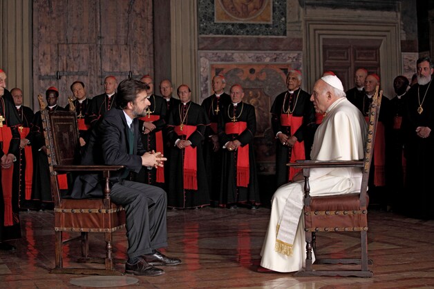 Regisseur Moretti en Piccoli tijdens de opnames van 'Habemus Papam'.