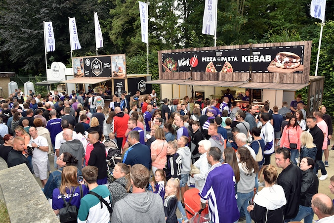 Duizenden RSCA-fans vol verwachtingen naar fandag: “Kompany maakt ons ...