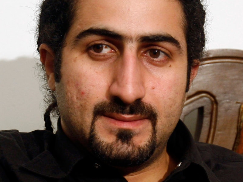 Omar bin Laden herhaalt dat hij de ideologie van zijn vader afkeurt.