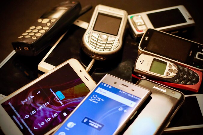 Om de drie jaar hebben we een nieuwe smartphone nodig. Of : dat dénken we toch. 
