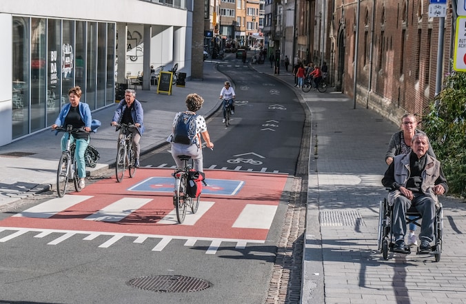 Schepen Weydts juicht nu Mechelen fietszone invoert in centrum naar het ...