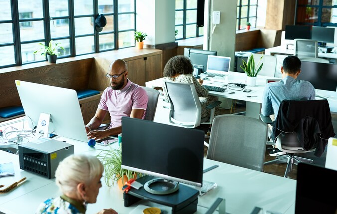 Voor een deel is de slabakkende productiviteit het gevolg van de evolutie van een industriële naar een diensteneconomie. 