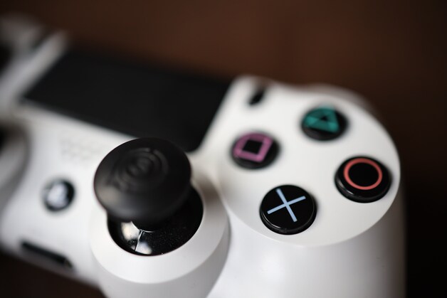 De huidige DualShock 4-controller.