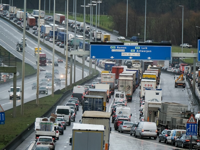 Brusselse ring opnieuw vrij na ongeval met vrachtwagen bij Sint-Stevens-Woluwe