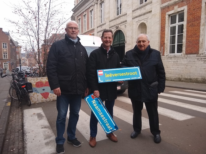 100 ‘Leivese’ straatnaamborden houden dialect zichtbaar | Regio | HLN.be