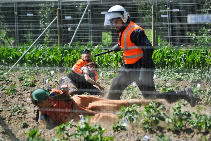 Field Liberation Movement vernielde vorig jaar in mei een veld met genetisch gemodificieerde ggo-aardappelen.