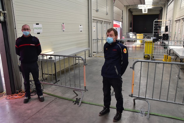 Ambulanciers staan op scherp voor vervoer coronapatiënten: “Ontsmetten ...