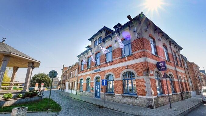 Het stadhuis van Mesen.