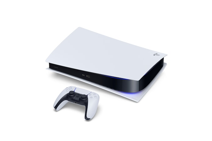 De PlayStation 5 met de nieuwe DualSense-controller.
