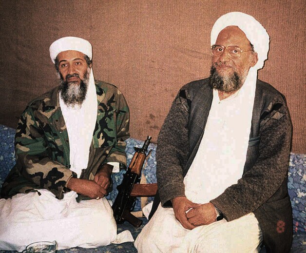 Osama bin Laden en Ayman al-Zawahri op een archiefbeeld uit 2001