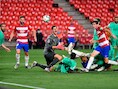 Courtois en Hazard op één zege van titel