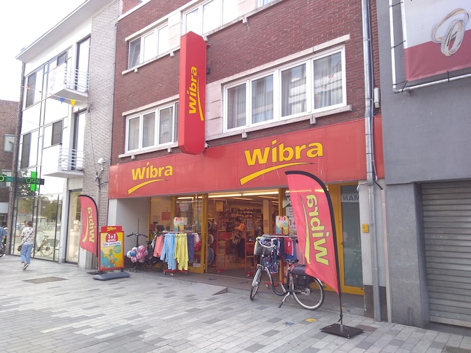 De Wibra in Wommel. "Ze zullen een aantal winkels laten doorgaan in een nieuw model, met een stedelijke aanpak want daar zit hun doelgroep", meent retailexpert Jorg Snoeck.