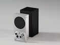 Dit zouden de Xbox S (witte console) en Xbox X (zwarte console) moeten zijn, volgens gelekte beelden op Twitter.