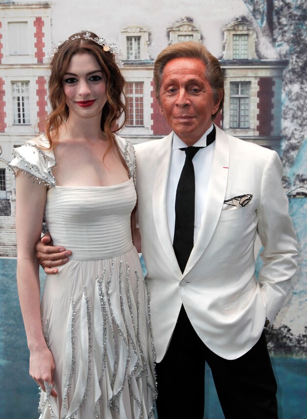 Anne met haar lievelingsontwerper Valentino, die ook De Jurk mocht ontwerpen.