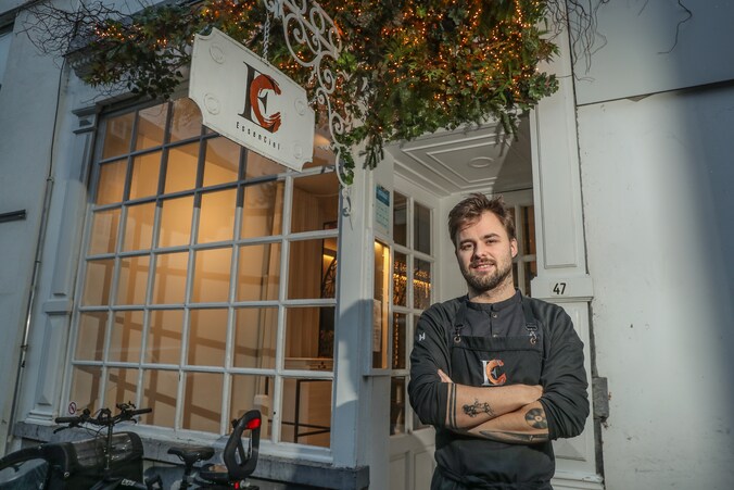 Niels Brants bij zijn eensterrenzaak EssenCiel in Leuven