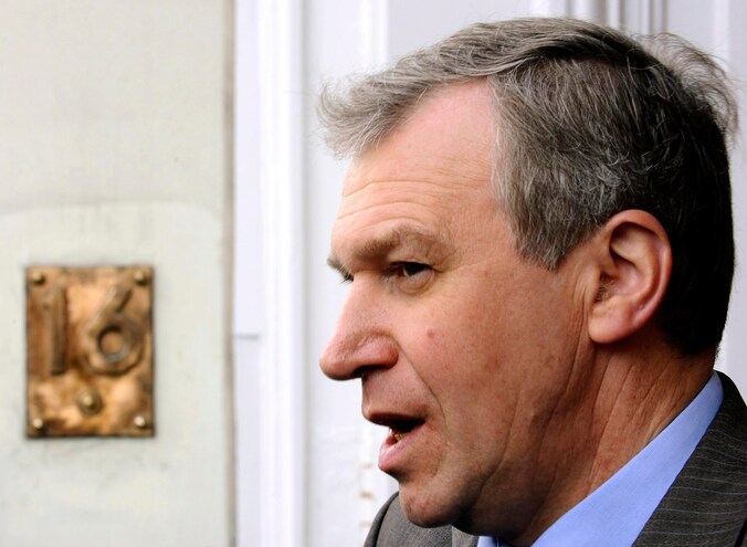 Yves Leterme brengt zijn vakantie door in eigen land.