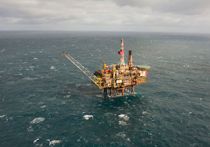 Archiefbeeld van een boorplatform van Shell.