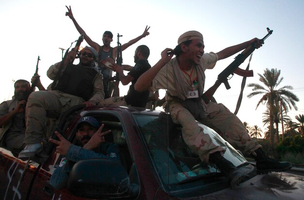 De rebellen waren eerder op de dag al Tripoli binnengetrokken.