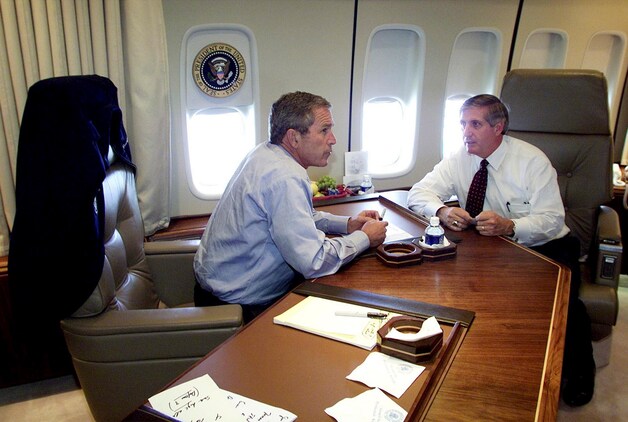 Bush aan boord van Air Force One.