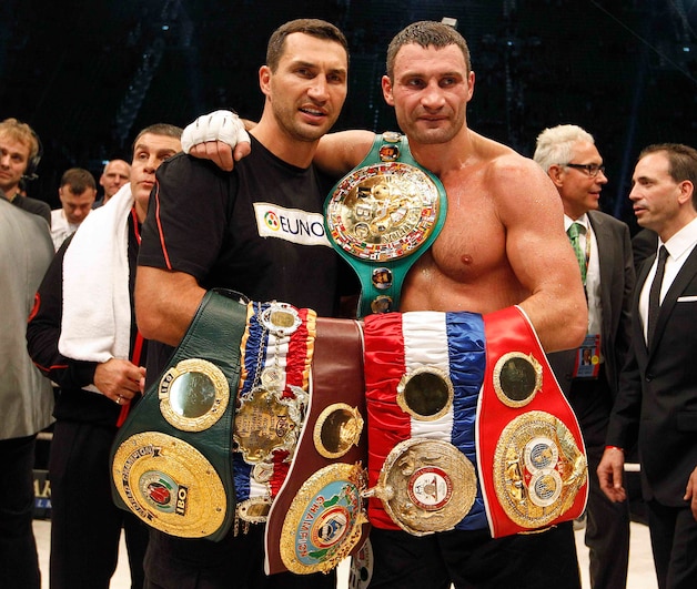 Vladimir (L) en Vitali (R) Klitschko