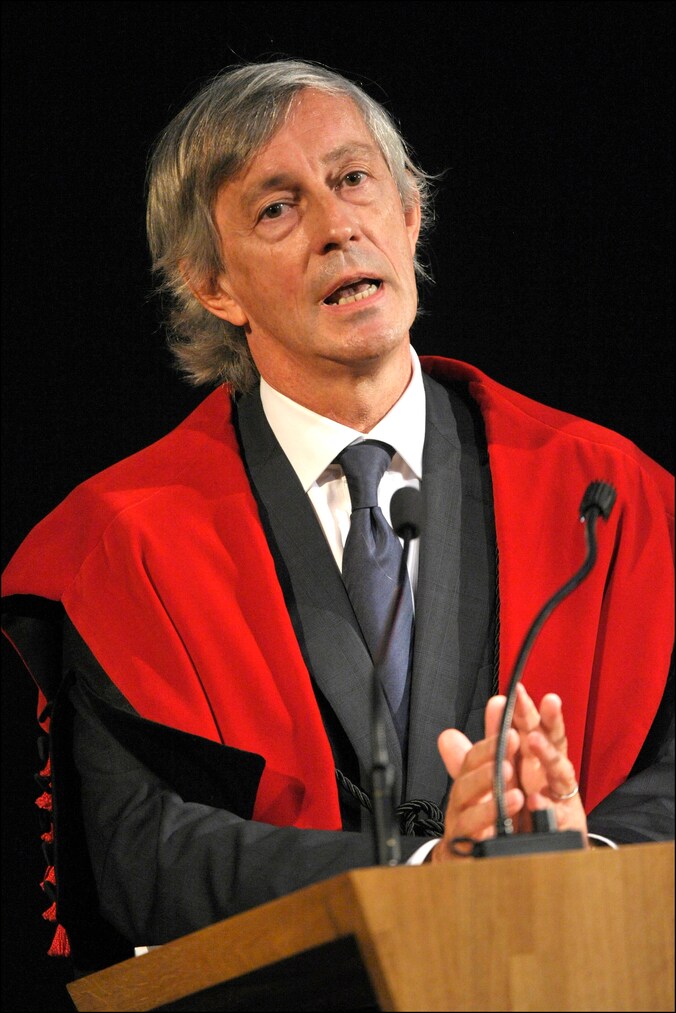 Rector Mark Waer stuurde zelf twee proffen weg.
