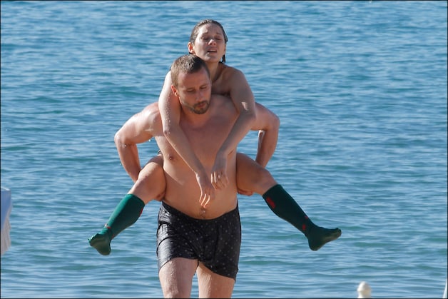 Matthias Schoenaerts in oktober vorig jaar op de set van 'De Rouille et d'os' met tegenspeelster Marion Cotillard.