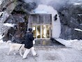 Pionen White Mountain, een atoomschuilkelder uit de Koude Oorlog, is nu een zwaarbeveiligd datacentrum in Stockholm.