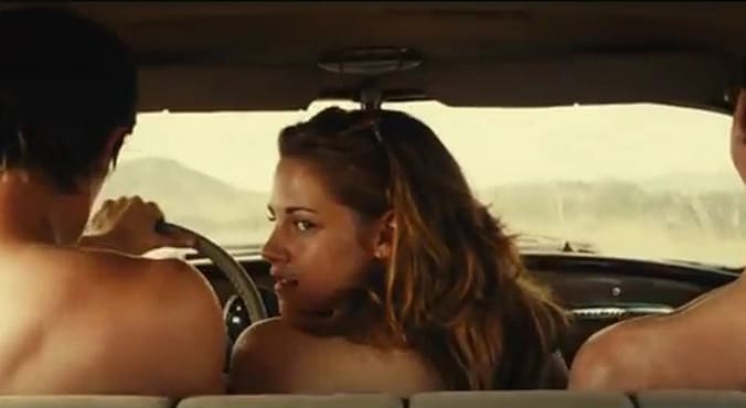 Kristen Stewart speelt in 'On The Road' de losgeslagen zwerfster Marylou. © videostill YouTube