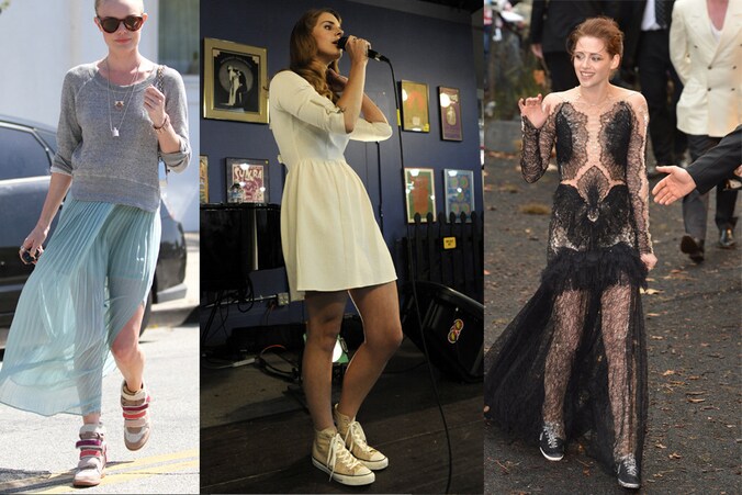 Kate Bosworth combineert lange jurk met sneakers, Lana Del Rey combineert elegant jurkje met sneakers, Kristen Stewart draagt ze onder een kanten jurk.