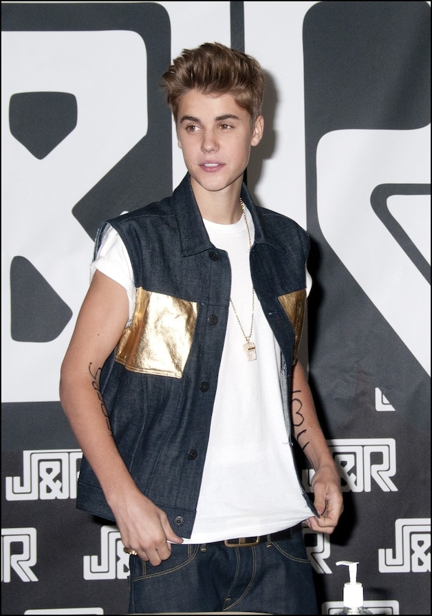 Vervangt Bieber binnenkort de met stift geschreven tekst op zijn armen door 'stoere' tatoeages?