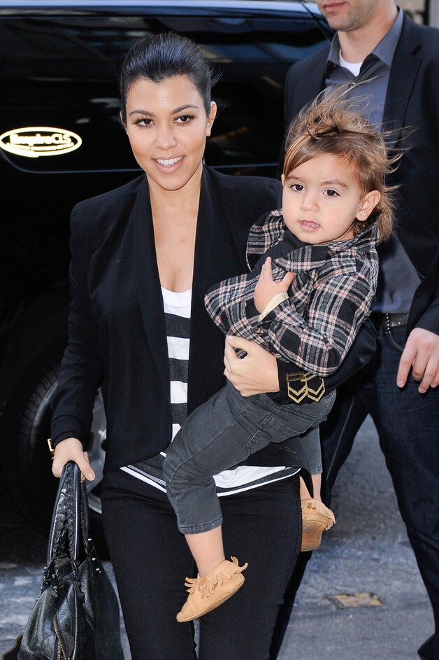 Ook Mason ontsnapt niet aan de stijlvolle keuzes van mama Kourtney Kardashian