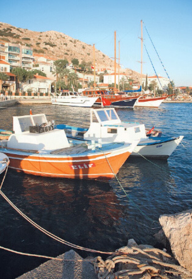 Vanuit de haven van Cesme kan je met de boot naar Chios, Effese en Pamukkale.