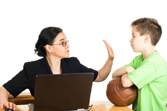 Werken plaatsen voor spelen met je kind: daar hebben ouders achteraf spijt van.