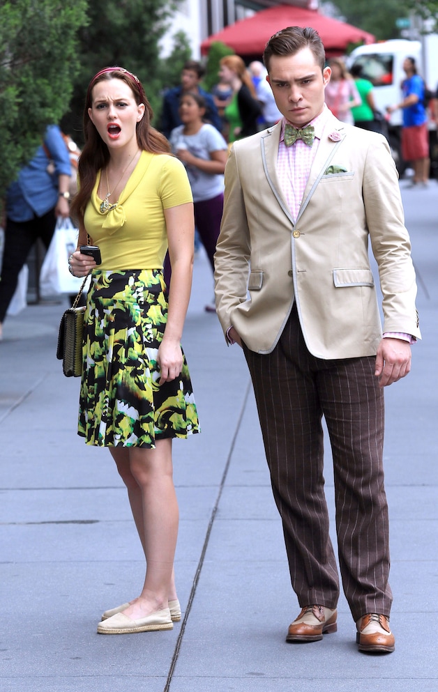 Ed Westwick als Chuck Bass op de set van Gossip Girl met Leighton Meester (Blair Waldorf).