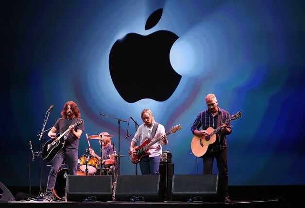 The Foo Fighters luisterden de Apple-presentatie op met een optreden.
