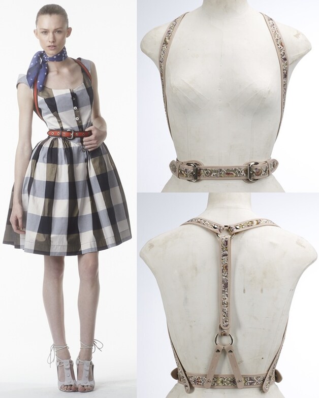 Een harnas van Vivienne Westwood.