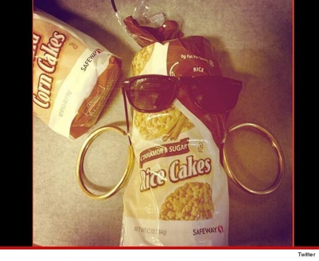 Rihanna postte vorige week deze foto op Twitter met het onderschrift "Ima a make u my bitch".