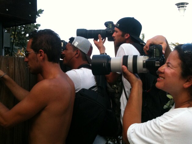 Waar Paris is, zijn ook de paparazzi.