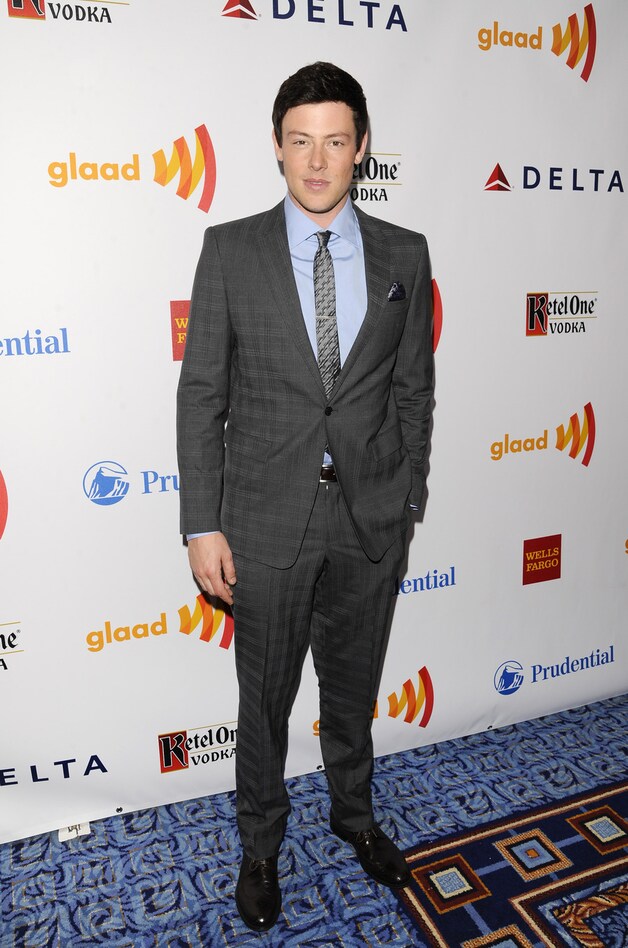 Cory Monteith komt als presentator naar de GLAAD Awards.