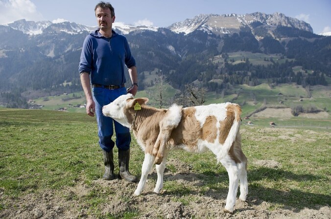 Boer Andreas en zijn oogappel Lilli.