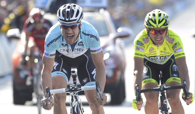 Boonen vloerde de Italianen Pozzato en Ballan in een spurt met drie.