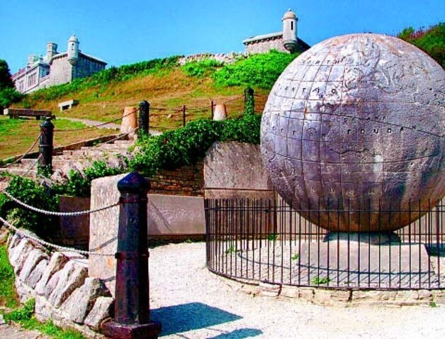Durlston Castle is het bezoekerscentrum van de Jurassic Coast.