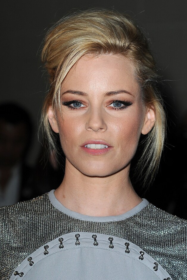 Elizabeth Banks met het 'Pompadour'-kapsel