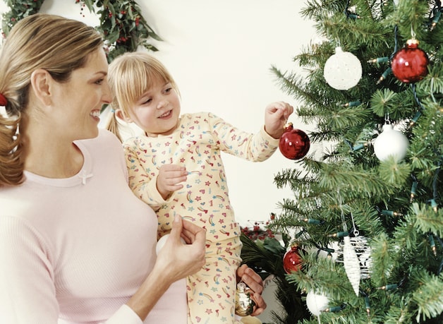 De kerstboom versieren doe je twee weken op voorhand