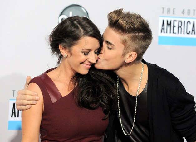 Justin met zijn mama.