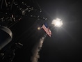 Een Tomahawk-raket wordt afgevuurd vanop het Amerikaanse oorlogsschip USS Porter in de Middellandse Zee. In totaal werden er 59 raketten afgeschoten op de Syrische luchtmachtbasis van waar de chemische aanval eerder deze week zou zijn ingezet.