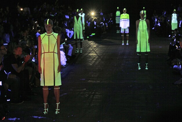 Glow in the dark bij Alexander Wang.