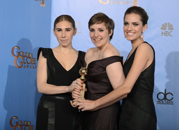 Lena met Girls-collega's Zosia Marnet (links) en Allison Williams (rechts).