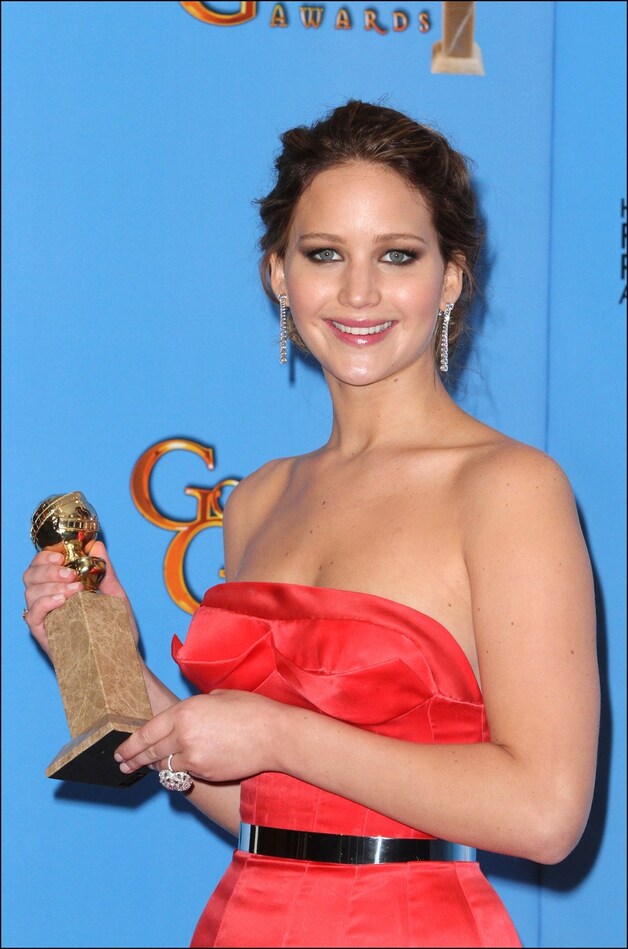 Jennifer Lawrence kreeg 100.000 dollar om deze Chopard-oorringen te dragen op de Golden Globes.