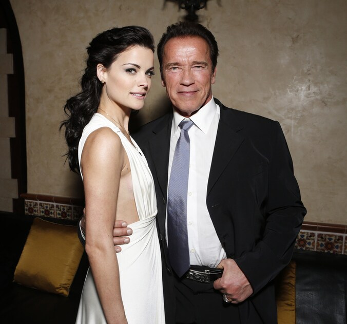 Jaimie Alexander en Arnold Schwarzenegger.